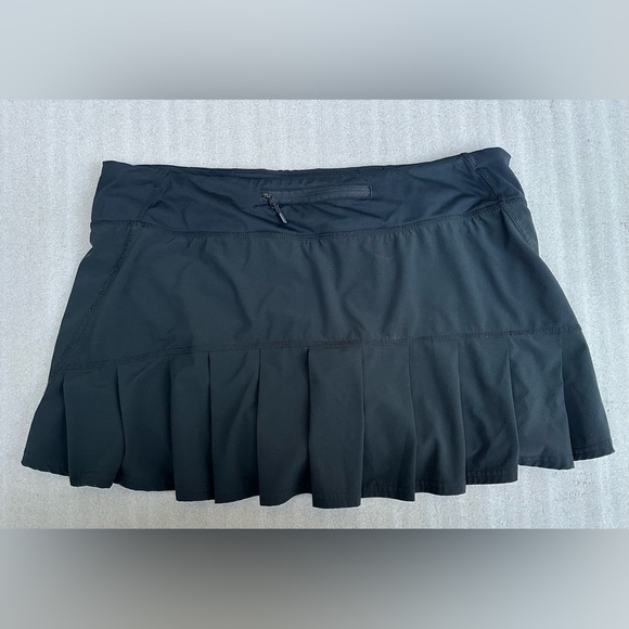 Lululemon Circuit Breaker Skirt (Tall) Black, Size 10 - Picture 8 of 10
